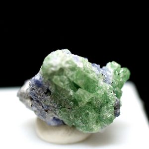 Tsavorita mineral